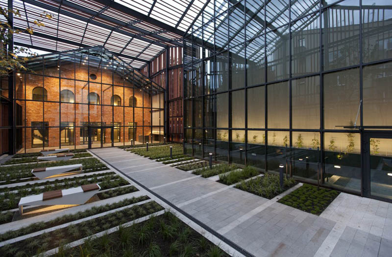 由 Ingarden & Ewý 建筑事务所设计的小波兰省艺术园，文化类别的2012年年度最佳建筑奖获得者，图源：Krzysztof Ingarden / ArchDaily